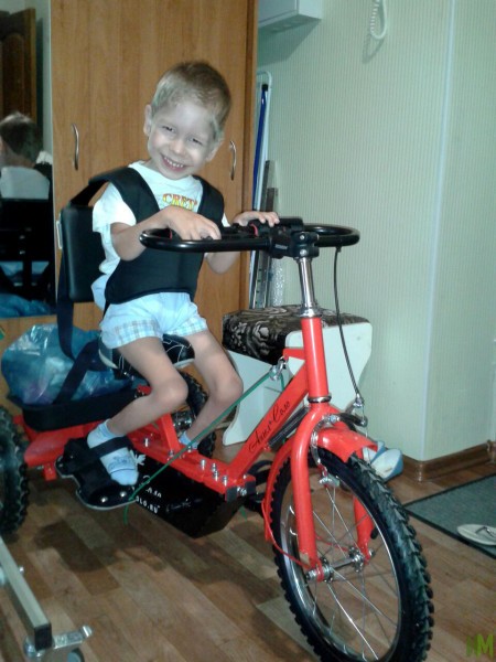 Чанышев Илья фото с велотренажером (2)