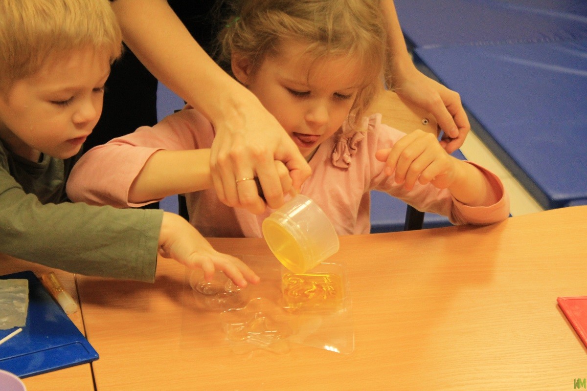 Логопед лилия. Совместные опыты с учителем. Фото с детьми как проводят эксперименты с запахами в классе.