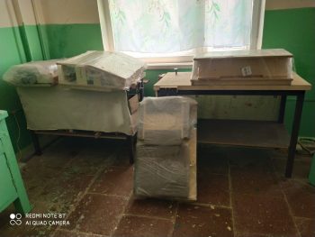 Парты и стулья