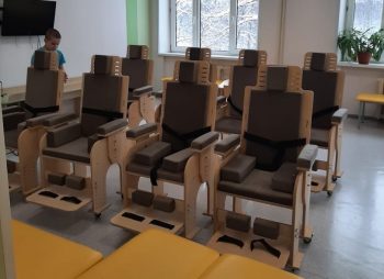 Новые стулья для школы Гармония
