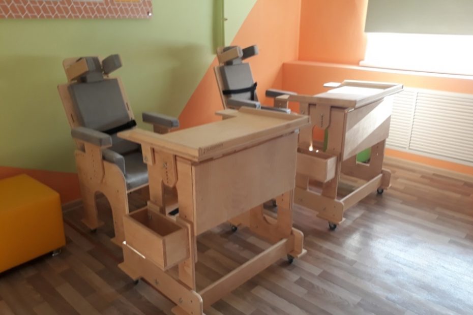 Парты и стулья для Багряниковской школы-интерната