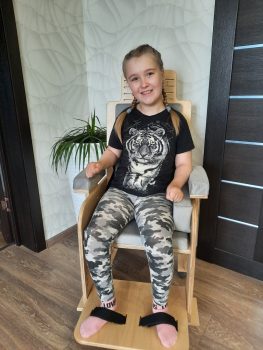 Стулья «Мечта» прибыли к Вике и Даниилу
