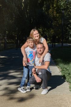 Олег Каракулов устроил фотосессию особенным ребятам