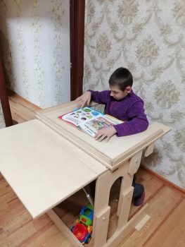 Замечательная парта «Мечта» для славного мальчика Захара
