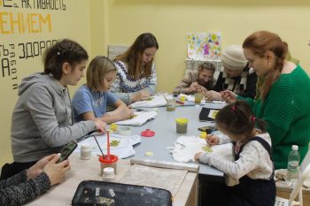 Мастер-класс по росписи акриловыми красками по ткани