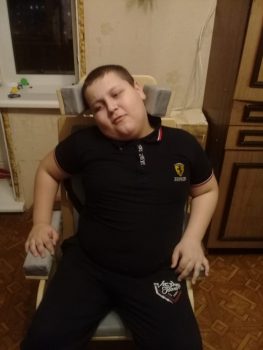 Специализированный стул для Александра