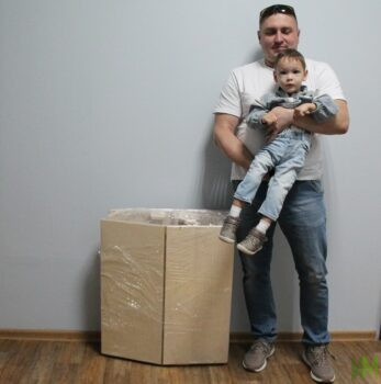 Два мальчика из Казани получили специализированные столы-парты «Мечта»