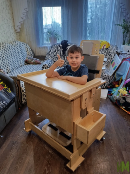 Парта и стул для Альмира и Егора